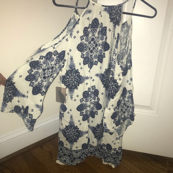NWT Beachy Cold Shoulder Dress Paisley Floral Cut - Picture 6 of 7